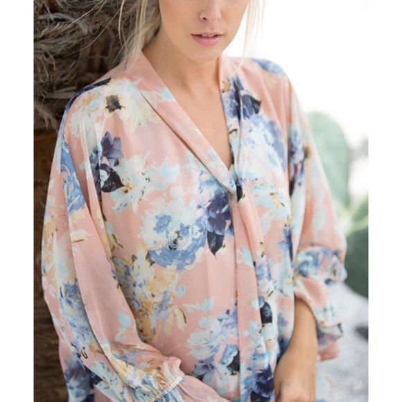 Floral tie front blouse - Picture 4 of 16